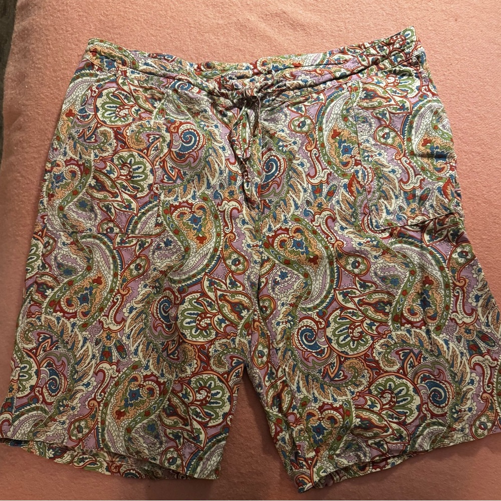 Paisley Patterned women’s Shorts Sz. 16 - Picture 4 of 5